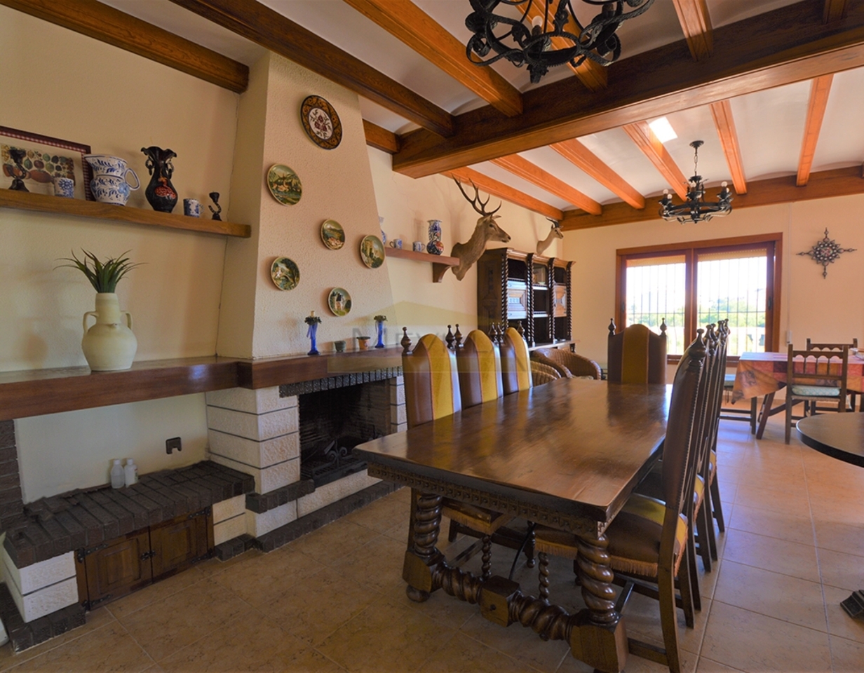 1640-villa-for-sale-in-campoamor-1362613-large.jpg