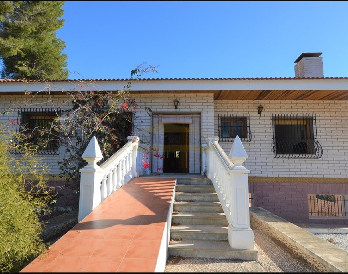 1640-villa-for-sale-in-campoamor-1362616-large.jpg
