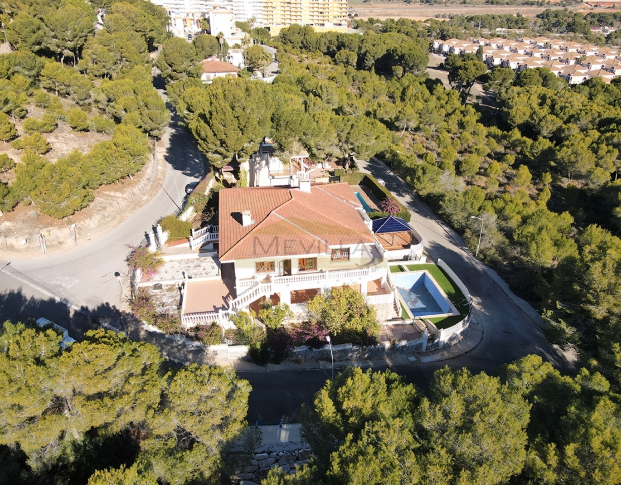 1640-villa-for-sale-in-campoamor-1362617-large.jpg