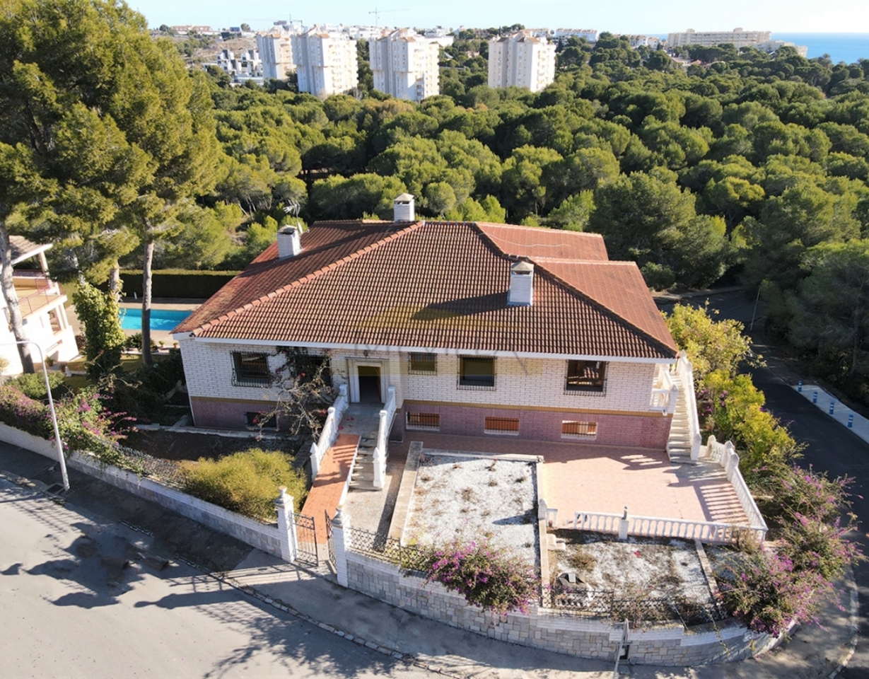 1640-villa-for-sale-in-campoamor-1362618-large.jpg