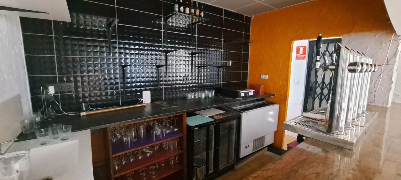 25e971p0238.jpg