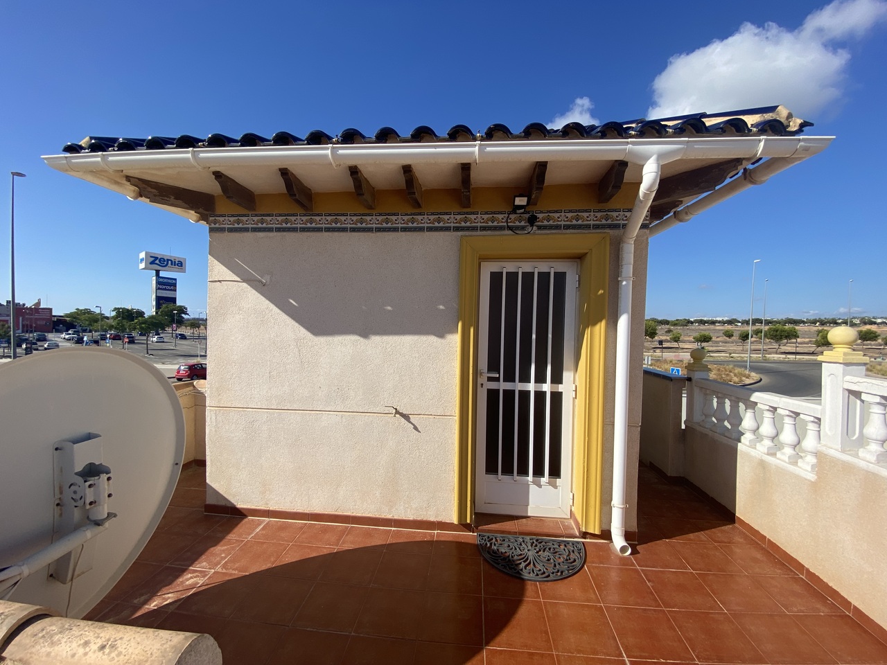 25n728p0241.jpg