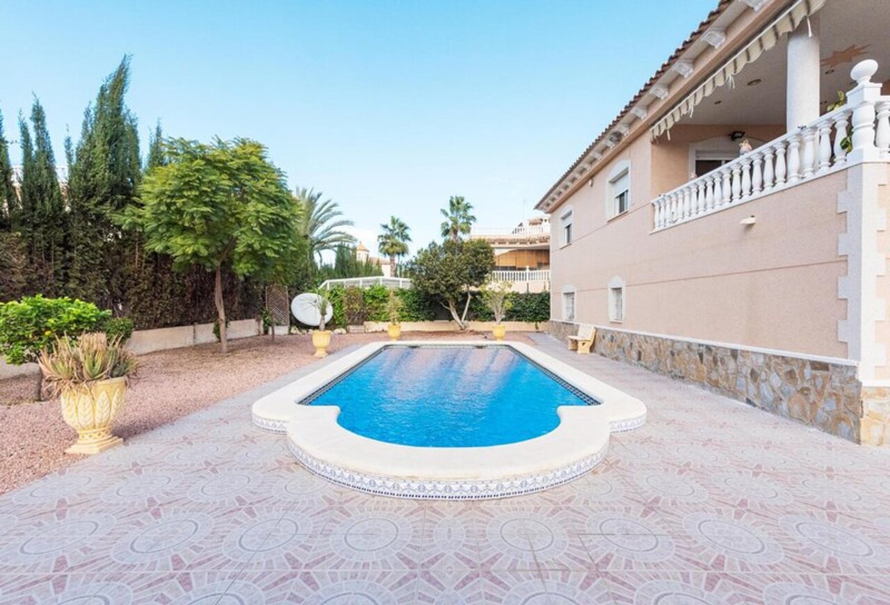 3661-villa-for-sale-in-la-murada-2062946-large.jpg