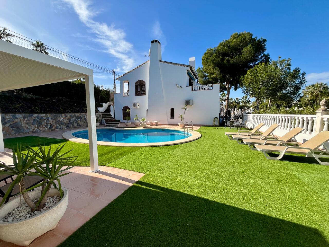 4851-villa-for-sale-in-villamartin-2889424-large.jpg