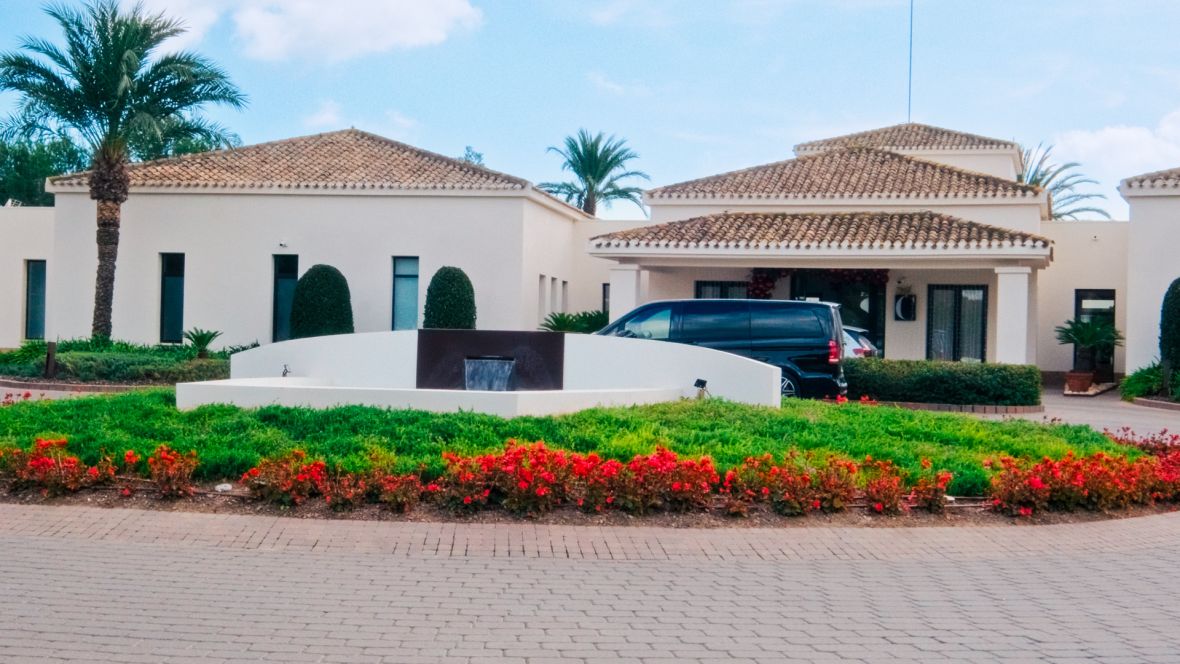 d30a10ce-club-house.jpg