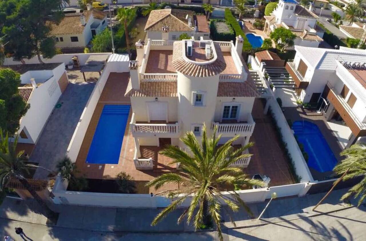 villa-in-cabo-roig-1-large.jpg