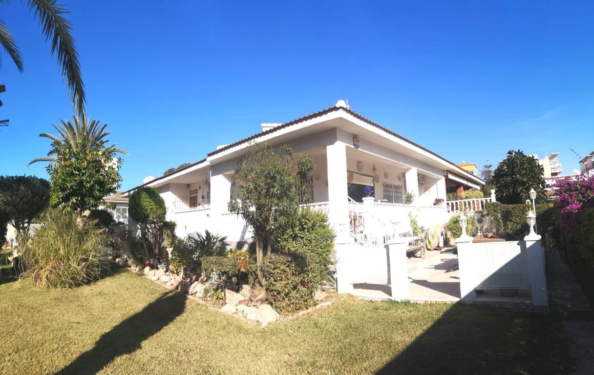 full-1323524-61153957.jpg